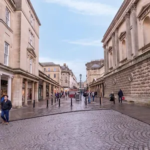 Pass The Keys Stunning 2 Bed Retreat In The Heart Of Bath